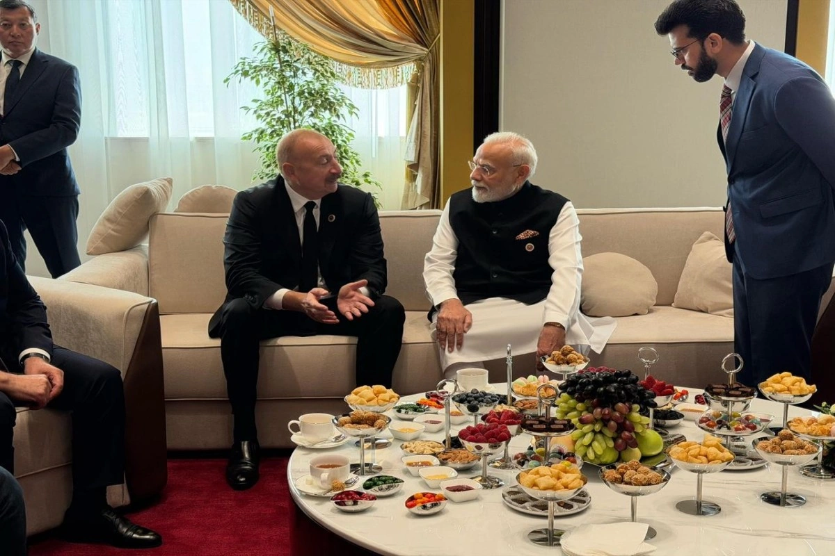 Prezident İlham Əliyev Bişkekdə Hindistan Baş naziri ilə söhbət edib - FOTO
