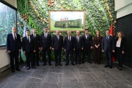 Kamran Əliyev Qarsda görüşlər keçirib