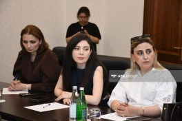 Uşaqların rəqəmsal təhlükəsizliyi və zərərli asılılıqlardan qorunması müzakirə olunub