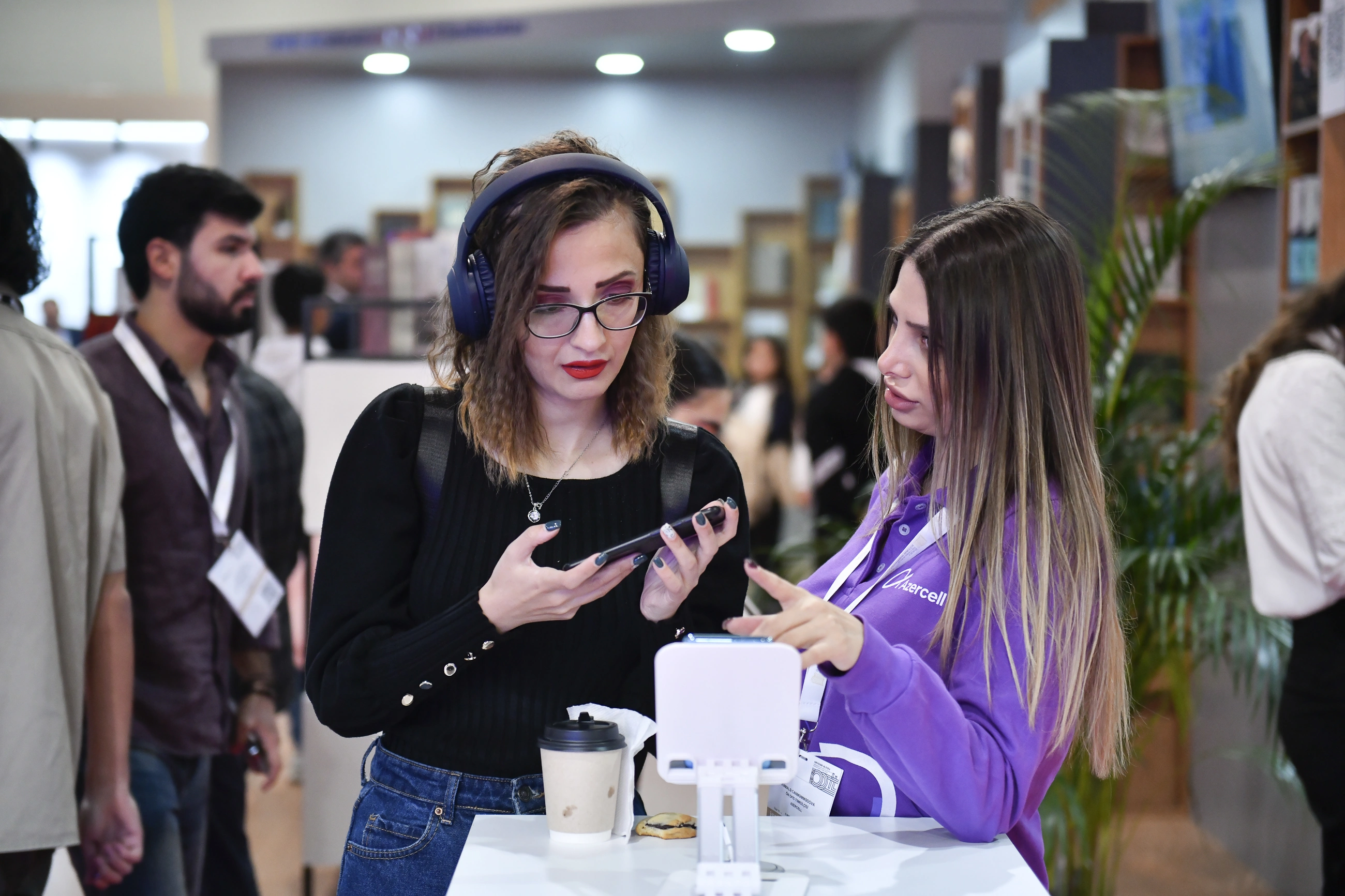 Azercell elektron və audio kitablarla Kitab Sərgisində çıxış etdi