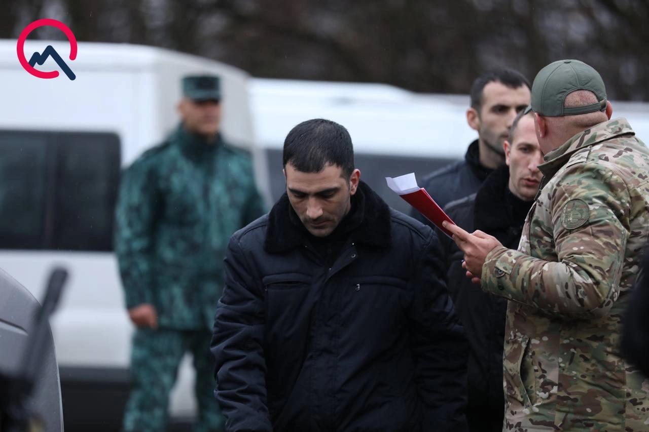 Təhvil verilən ermənilərin  - Fotoları