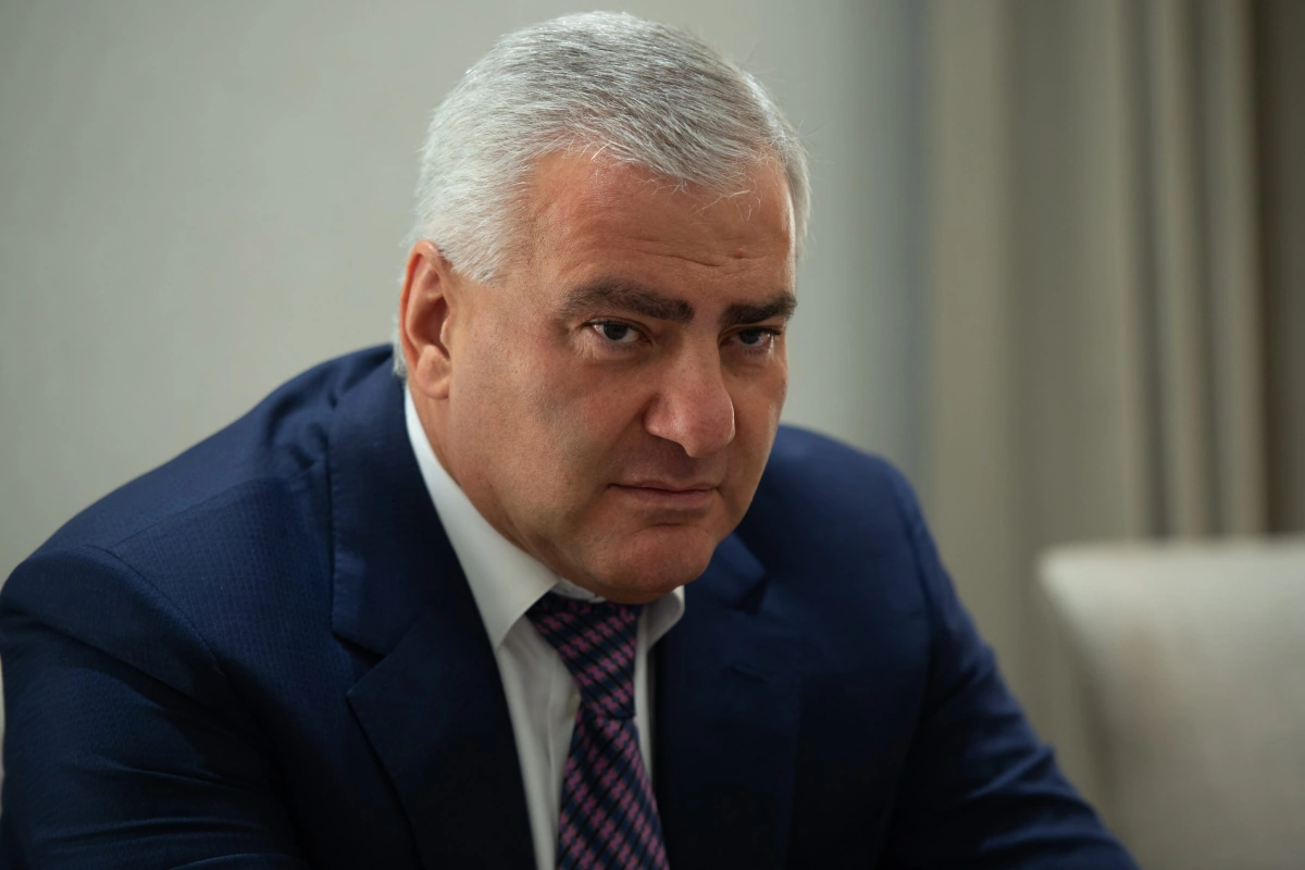 İş adamı Karapetyan Ermənistan parlamentinin spikerini məhkəməyə verib
