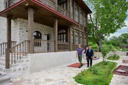 Prezident İlham Əliyev Şuşada “Yasəmən” hotelinin yeni korpusları ilə tanış olub