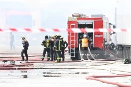Keşlədə obyektdə yanğın başlayıb - FOTO