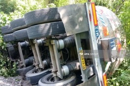 İrana məxsus yanacaq maşını Qaxda aşıb