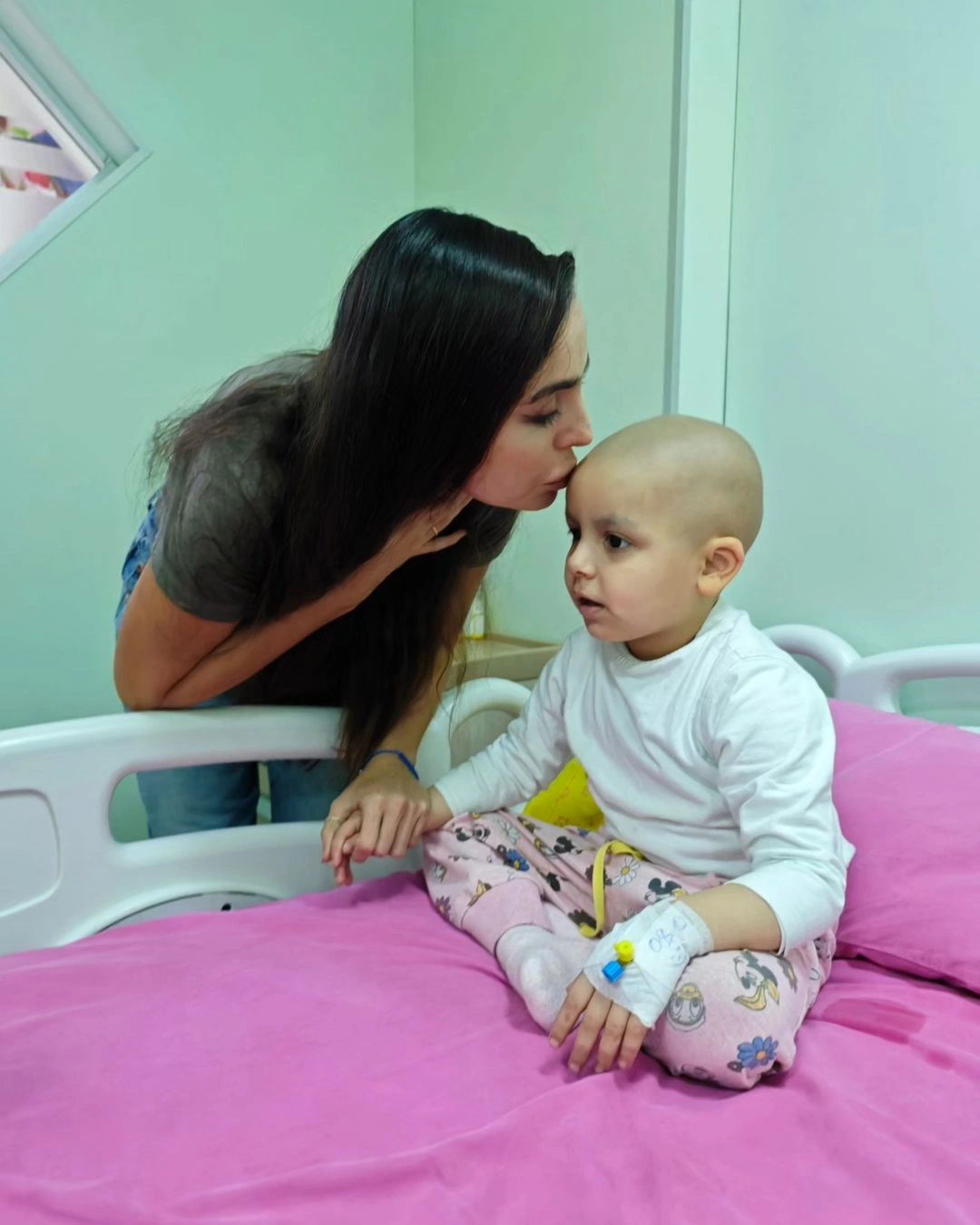 Leyla Əliyeva uşaqları ziyarət etdi  - Fotolar