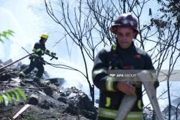Bakıda təkər tullantıları yığılmış ərazidə yanğın olub - FOTO - VİDEO