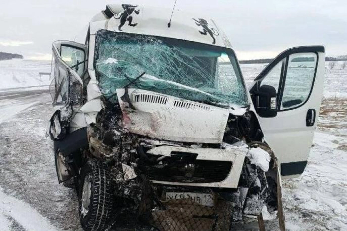 Rusiyada avtobusla yük maşını toqquşub, 5 uşaq ölüb