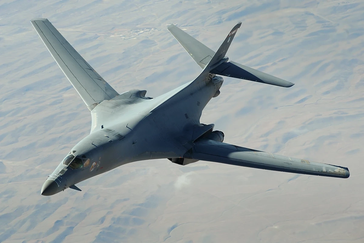 Tramp Britaniyadakı bazadan B-1 bombardmançılarının çıxarılmasının səbəbini açıqlayıb