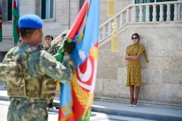 Prezident İlham Əliyev Əlahiddə Ümumqoşun Orduda yeni yaradılan komando hərbi hissələrinə Döyüş bayraqlarının verilməsi mərasimində iştirak edib - FOTO