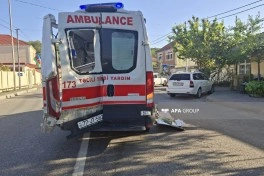 Qusarda təcili tibbi yardım avtomobili yük maşını ilə toqquşub