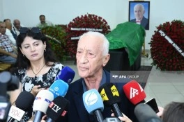Xalq artisti Tofiq Bakıxanovla vida mərasimi keçirilib, Prezident İlham Əliyev və Mehriban Əliyeva əklil göndərib - YENİLƏNİB-1 - FOTO