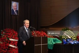 Nəriman Həsənzadə ilə vida mərasimi keçirilir, Prezident və Birinci vitse-prezident əklil göndərib - FOTO - YENİLƏNİB