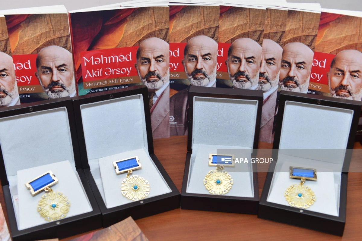 Bakıda Mehmet Akif Ersoyun şeir kitabının təqdimat mərasimi keçirilib
