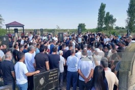Odessa yaxınlığında vurulan gəminin kapitanı torpağa tapşırılıb