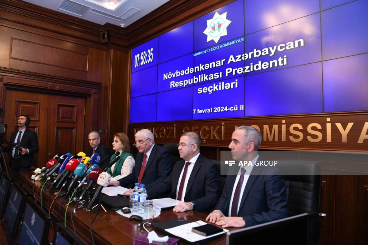 Azərbaycanda növbədənkənar prezident seçkiləri ilə əlaqədar səsvermə başlayıb