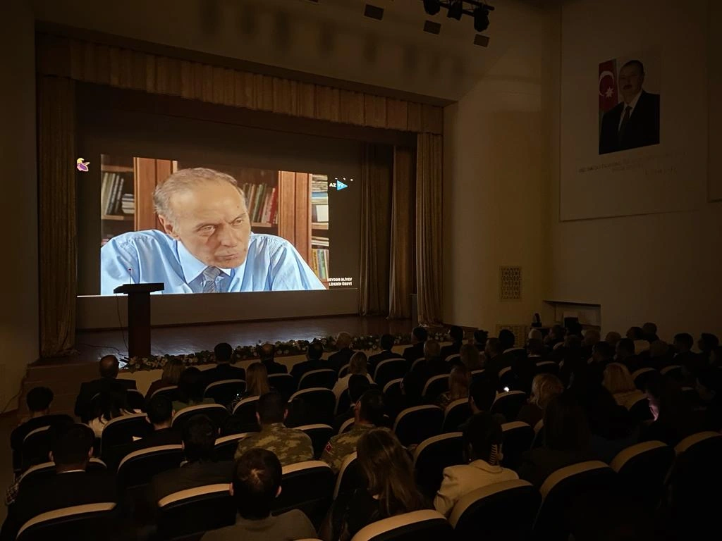 Xəzərdə “Liderin ürəyi” nümayiş olundu
- Fotolar