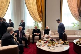 Prezident İlham Əliyev Bişkekdə Hindistan Baş naziri ilə söhbət edib - FOTO