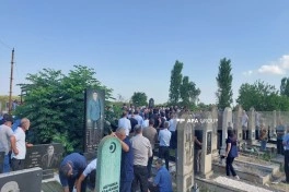 Odessa yaxınlığında vurulan gəminin kapitanı torpağa tapşırılıb