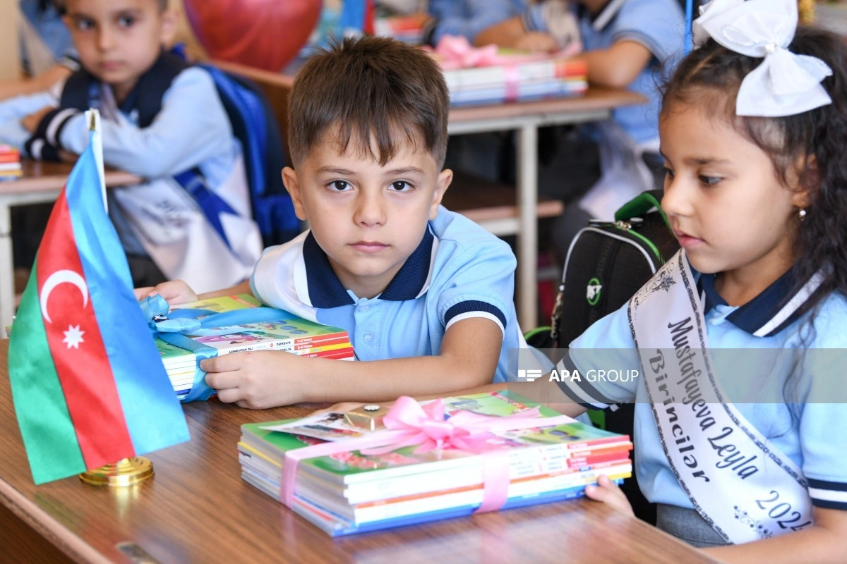 102 minə yaxın uşağın birinci sinfə qəbulu tamamlanıb