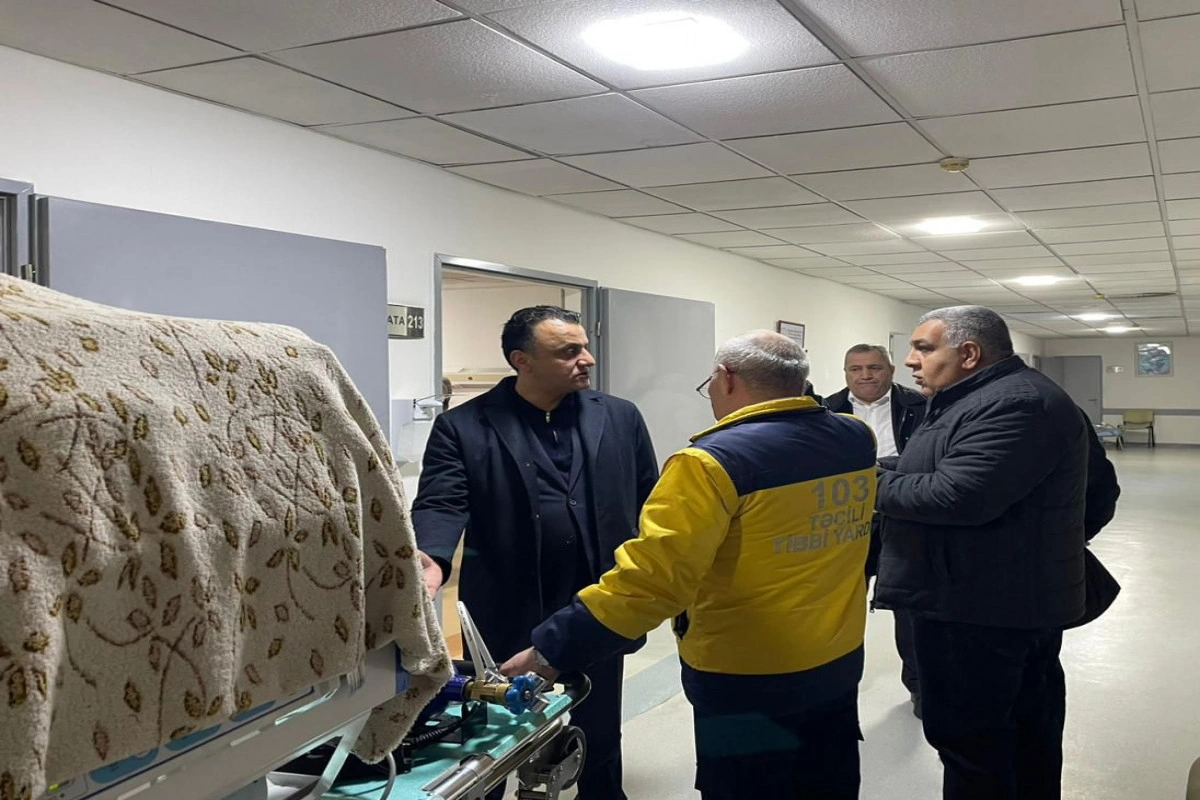 TƏBİB: Perinatal Mərkəzdəki yanğınla bağlı 50-ə yaxın pasiyent təxliyə edilib, bir nəfər tüstüdən zəhərlənib - YENİLƏNİB - FOTO