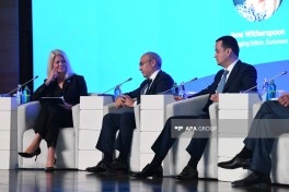 II Beynəlxalq İnvestisiya Forumu: Azərbaycanın regionlar arasında strateji keçid kimi rolu müzakirə olunub - FOTO