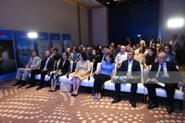 Bakıda Çin mədəni irsinə həsr olunan sənədli filmin Azərbaycan dilində nümayişi keçirilib - FOTO