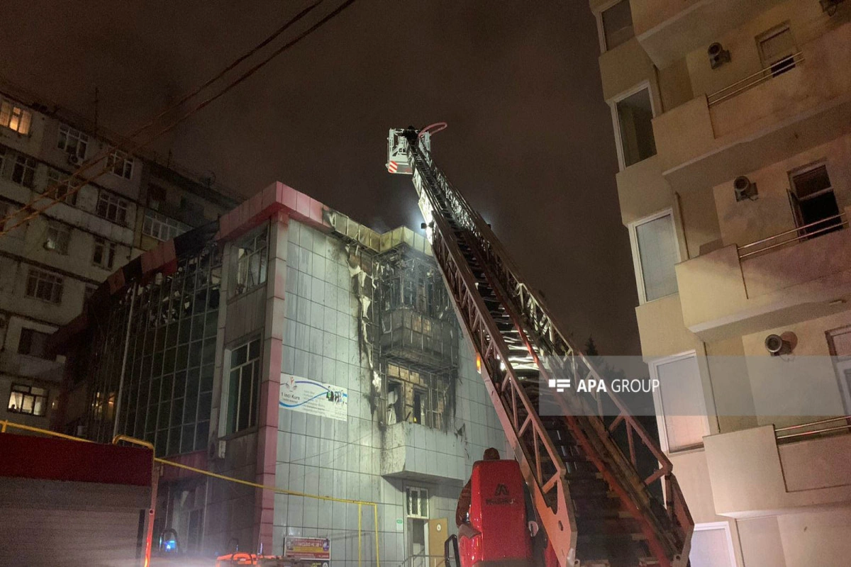 Bakıda ticarət obyektindəki yanğın tam söndürülüb - YENİLƏNİB-1 - FOTO