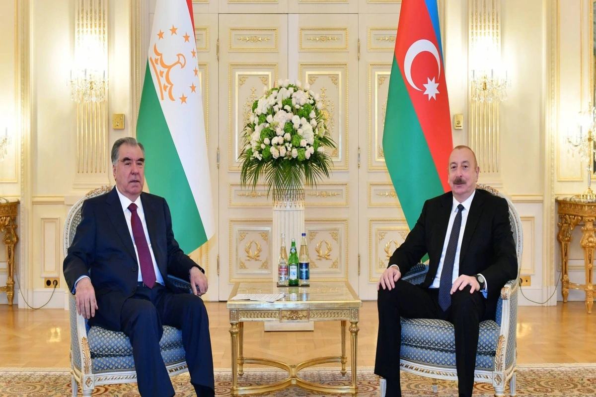 Emoməli Rəhmon Prezident İlham Əliyevi təbrik edib
