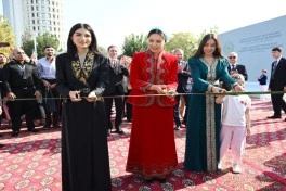 Aşqabadda MAMA “Ana təbiət” beynəlxalq incəsənət sərgisi açılıb - FOTO