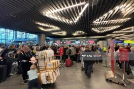 Ukraynanın dron hücumlarından sonra Moskva aeroportlarında sıxlıq yaranıb - FOTO