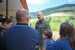 Prezident İlham Əliyev Şuşanın Kiçik Qaladərəsi kəndində görülən işlərlə tanış olub və kəndə qayıdan sakinlərlə görüşüb - FOTO - YENİLƏNİB