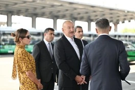 Prezident İlham Əliyev Naxçıvanda elektrik mühərrikli yeni avtobuslara baxıb, dəmir yolu infrastrukturunda aparılan yenidənqurma işləri ilə tanış olub - YENİLƏNİB - VİDEO