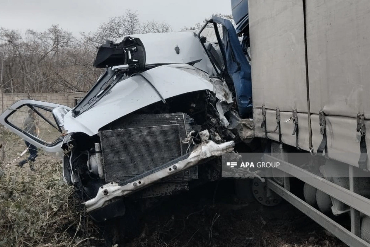 Xaçmazda TIR-la "Mercedes" toqquşub, ölən və xəsarət alanlar var - FOTO - YENİLƏNİB-1