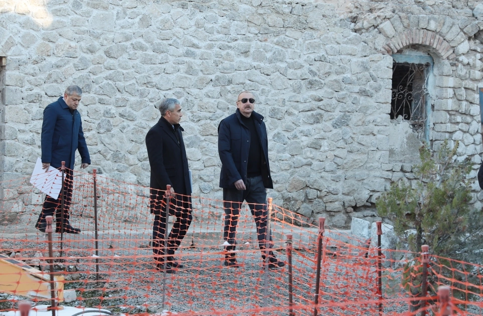 Prezident Aşağı Gövhər Ağa məscidində  - Fotolar