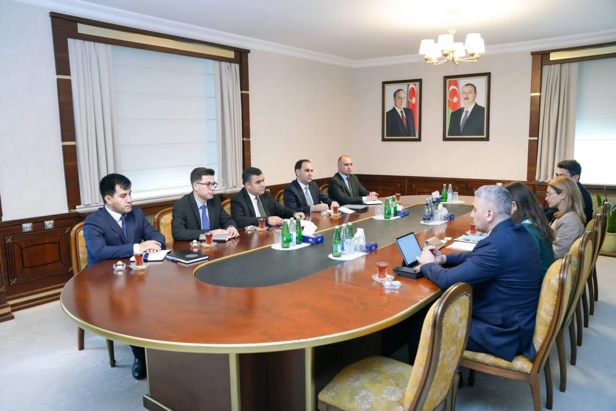 AİB-in direktoru Naxçıvanın TRIPP layihəsi çərçivəsində nəqliyyat imkanlarını müzakirə edib