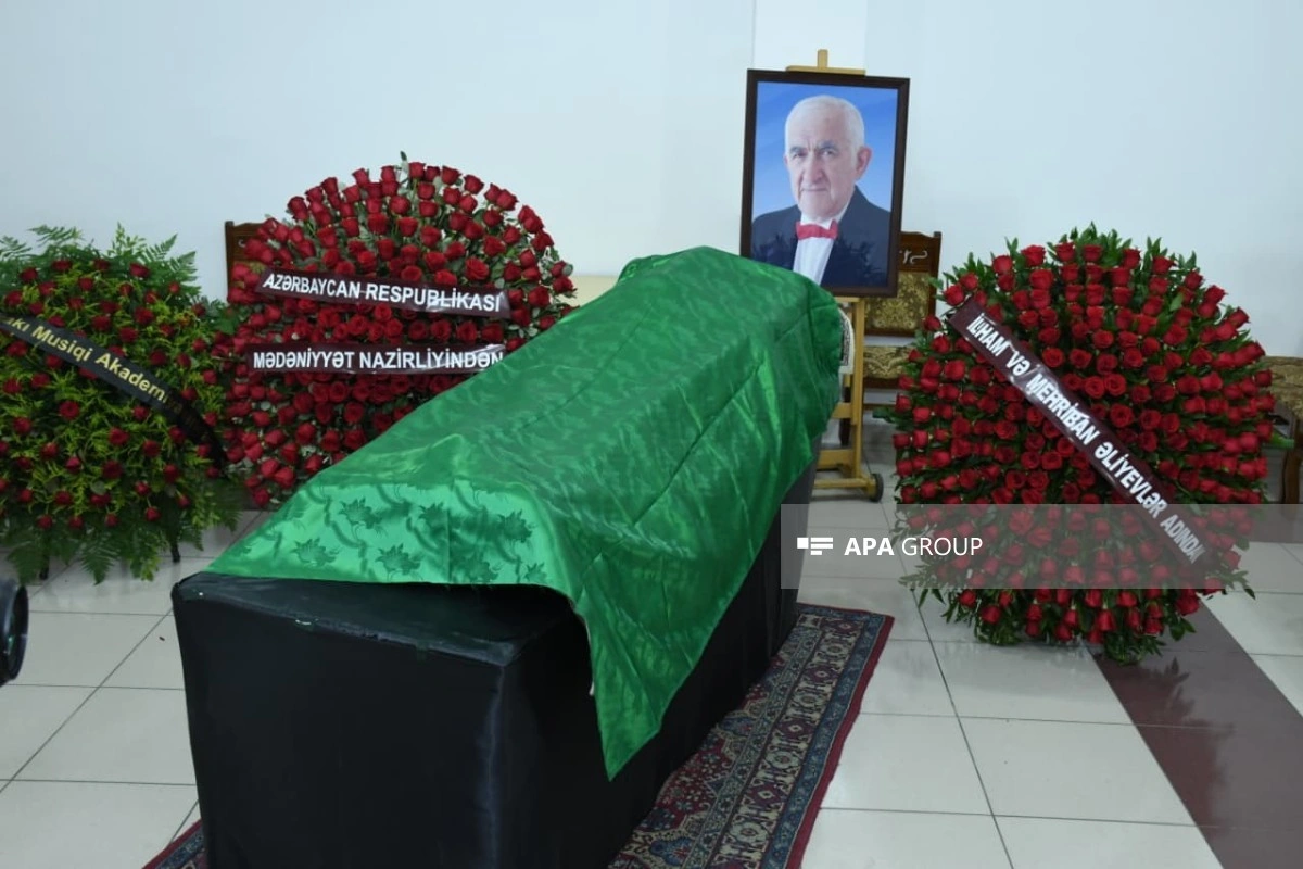 Xalq artisti Tofiq Bakıxanovla vida mərasimi keçirilib, Prezident İlham Əliyev və Mehriban Əliyeva əklil göndərib - YENİLƏNİB-1 - FOTO