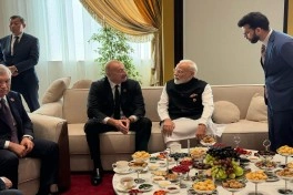 Prezident İlham Əliyev Bişkekdə Hindistan Baş naziri ilə söhbət edib - FOTO