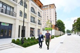 Prezident Şuşanın Qarabağ küçəsində həyata keçirilmiş işlərlə tanış olub