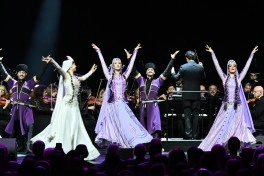Montrödə Azərbaycanın incəsənət nümayəndələrinin iştirakı ilə qala konsert keçirilib - FOTO