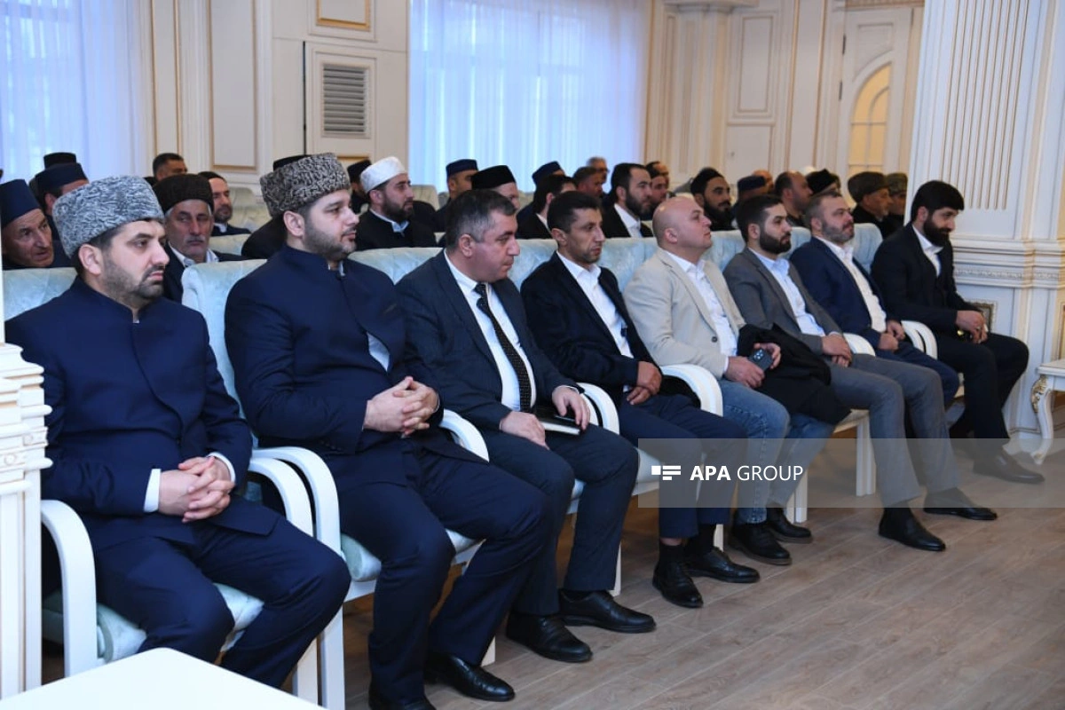 QMİ-də növbədənkənar prezident seçkiləri ilə əlaqədar iclas keçirilib - FOTO