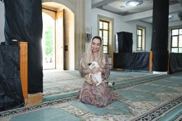 Leyla Əliyeva Yevlaxda Cümə məscidini ziyarət edib