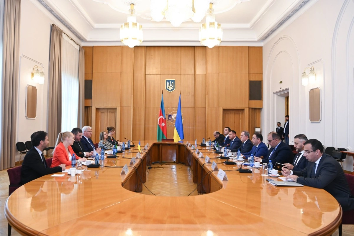 Kiyevdə Azərbaycan və Ukrayna xarici işlər nazirlərinin görüşü olub - YENİLƏNİB-1