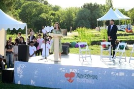 Leyla Əliyeva və Alona Əliyeva Xeyirxahlıq Festivalında iştirak ediblər