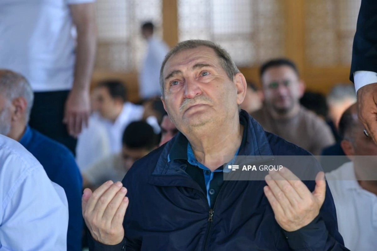 Azərbaycanda bayram namazı qılınıb  - FOTOLENT