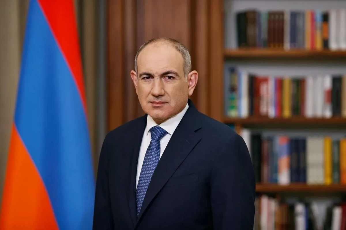 Paşinyan seçiləcəyi təqdirdə yeni konstitusiyanın qəbulunu gündəmə gətirəcəyini açıqlayıb