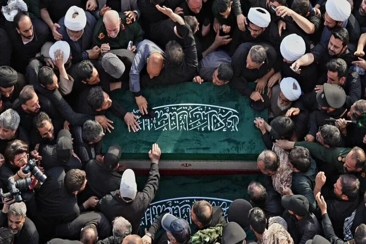 İraqda Xamenei ilə vida mərasimi keçirilir