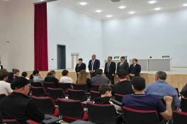 Qarabağla Şərqi Zəngəzurda sakinlər və işəgötürənlərlə görüşlər keçirilib