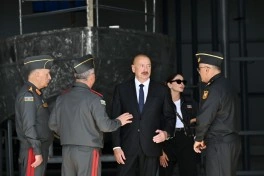 Prezident İlham Əliyev Hərbi Dəniz Qüvvələrində olub - FOTO