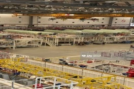 Media nümayəndələri "Airbus"un Hamburqdakı istehsal sahəsində olublar- FOTO
